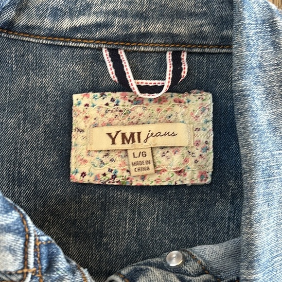 YMI Jeans Collared Denim Vest Womens Jrs L Buttons Pockets Biker Trucker Western - Picture 6 of 8